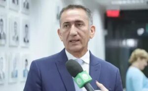 Ministro Waldez Góes discute planos de desenvolvimento na Câmara dos Deputados