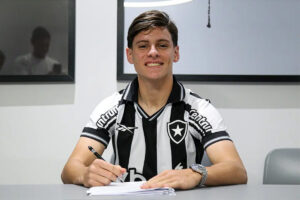 lvaro Montoro, reforo do Botafogo (foto: Divulgao/Botafogo)