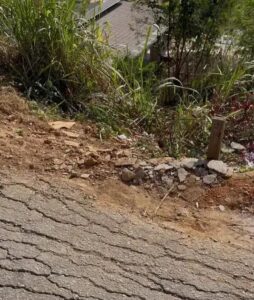 Moradores da Rua Vale das Trombetas exigem ação da Prefeitura de Fabriciano