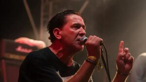 Morte do cantor Colin Jerwood: família pede que fãs não compareçam ao funeral
