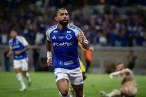 Operação 'Falso 9' leva à prisão de 11 suspeitos por fraude salarial no futebol