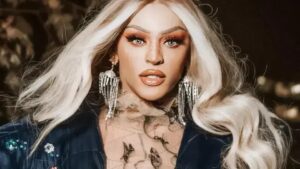 Pabllo Vittar brilha em ranking da Billboard com 'Problema Seu'