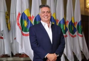 Prefeito de BH se refugia em bunker em Israel e planeja retornar ao Brasil