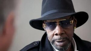 R. Kelly é hospitalizado após overdose e advogado denuncia penitenciária