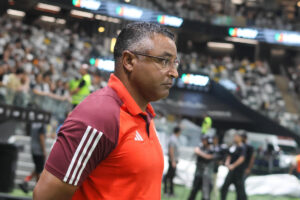 Roger Machado durante jogo entre Atltico e Inter na Arena MRV, em 2024 (foto: Divulgao/Inter)