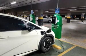 Senador propõe Política Nacional para reciclagem de baterias de veículos elétricos