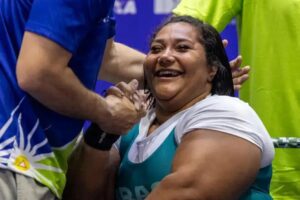 Tayana Medeiros conquista ouro em Paris e garante vaga no Mundial de Halterofilismo no Egito