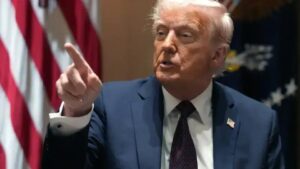 Trump critica Powell e pede redução de juros nos EUA para impulsionar economia