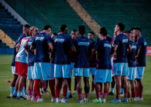 Jogadores do Uberaba em treino (foto: Uberaba/Divulgao)