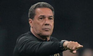 Vanderlei Luxemburgo, tcnico do Corinthians (foto: NELSON ALMEIDA/AFP)