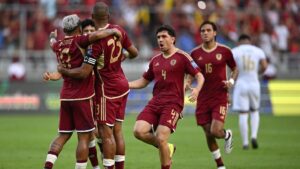 Venezuela comemora gol sobre a Bolvia (foto: JUAN BARRETO/AFP)