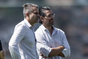 Victor e Paulo Bracks, principais responsveis pelo futebol do Atltico (foto: Pedro Souza/Atltico)