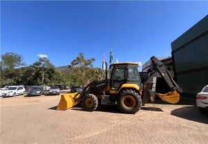 Santana do Paraíso recebe retroescavadeira do Ministério da Agricultura para reforçar infraestrutura rural » Portal MaisVip