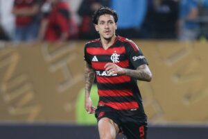Pedro na estreia do Flamengo no Mundial (foto: Pedro na estreia do Flamengo no Mundial (Foto: Gilvan de Souza/ Flamengo))