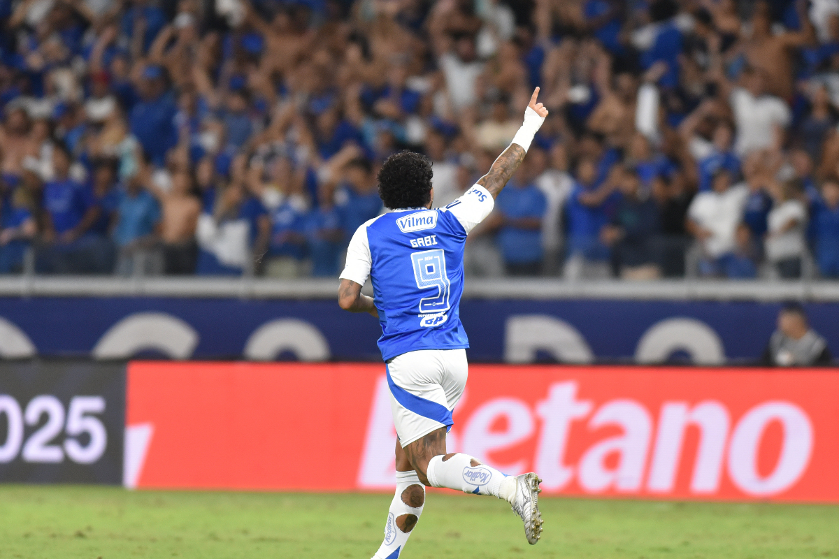 Gabigol comemora gol pelo Cruzeiro no Mineiro - (foto: Ramon Lisboa/EM/D.A. Press)