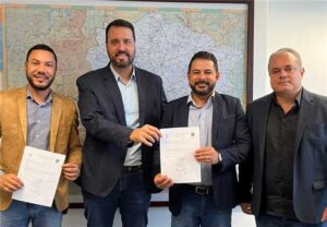 Prefeitos se reúnem com diretor do DER e solicitam recapeamento da MG-232