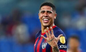 Bergson, atacante do Johor FC, da Tailndia (foto: Johor Darul FC/Divulgao)