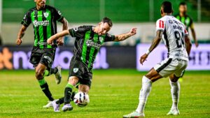 Amrica perdeu para o Athletic na Srie B (foto: Mouro Panda/Amrica)