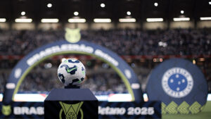 Bola do Campeonato Brasileiro no Mineiro, em Belo Horizonte (foto: Gustavo Martins/Cruzeiro)