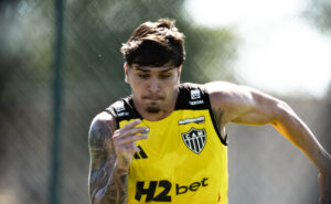 Isaac, atacante do Atltico, durante treinamento na Cidade do Galo (foto: Pedro Souza/Atltico)