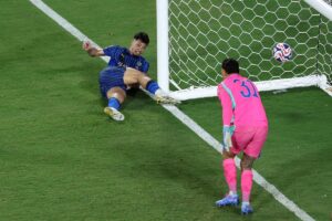 Marcos Leonardo aproveitou rebote de Ederson para marcar o gol que selou a heroica virada do Al-Hilal sobre o Manchester City no Mundial de Clubes (foto: MEGAN BRIGGS/AFP)