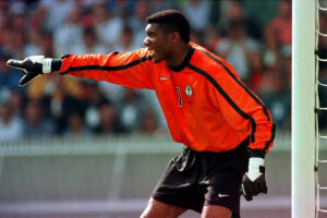 Rufai jogou as Copas de 1994 e 1998 pela Nigria (foto: AFP)
