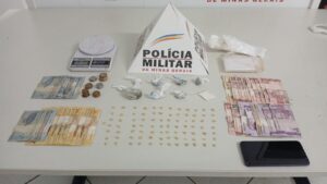 Drogas escondidas em coqueiro levam à prisão de jovem e apreensão de menor em Governador Valadares | Vales de Minas Gerais