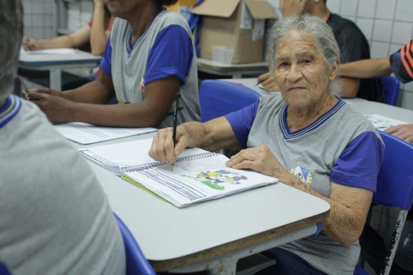 Matrículas para a Educação de Jovens e Adultos (EJA) estão abertas em Fabriciano