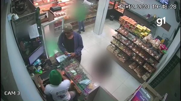 VÍDEO: falso cliente é preso suspeito de assaltar padaria em Itambacuri | Vales de Minas Gerais