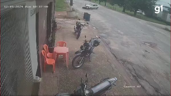 VÍDEO: Motorista bêbado e inabilitado atropela motociclista em Mutum