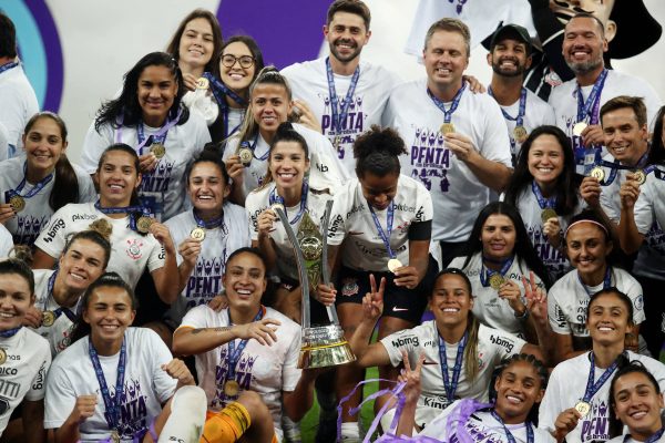 Corinthians conquista Brasileiro feminino pela quinta vez - 10/09/2023 - Esporte