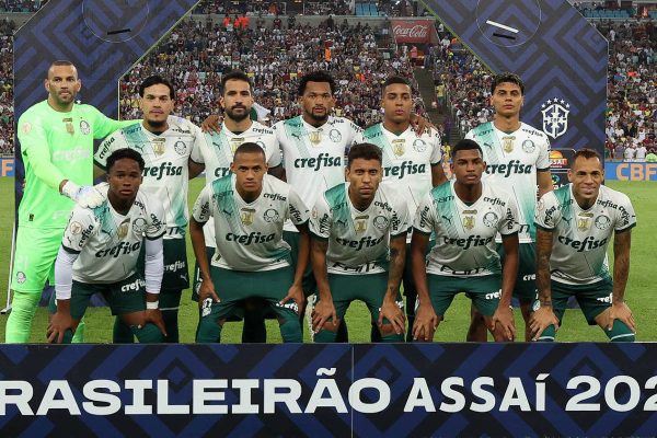 Baixe o pôster do campeão do Campeonato Brasileiro - 06/12/2023 - Esporte