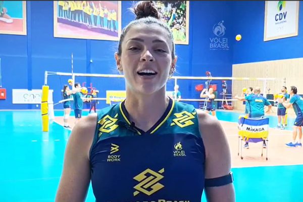 Rosamaria, oposta da Seleo Brasileira Feminina de Vlei (foto: Divulgao CBV)
