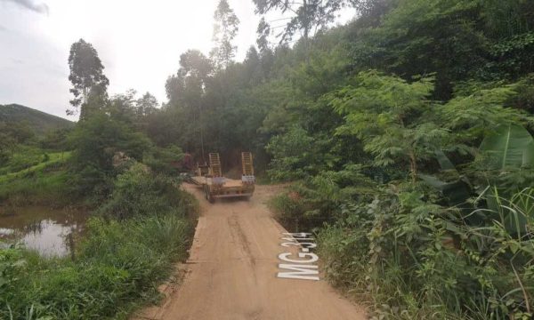 ABSURDO: Vândalo usa motosserra para danificar viga de ponte. DER-MG interdita trecho da MG-314, no Vale do Rio Doce
