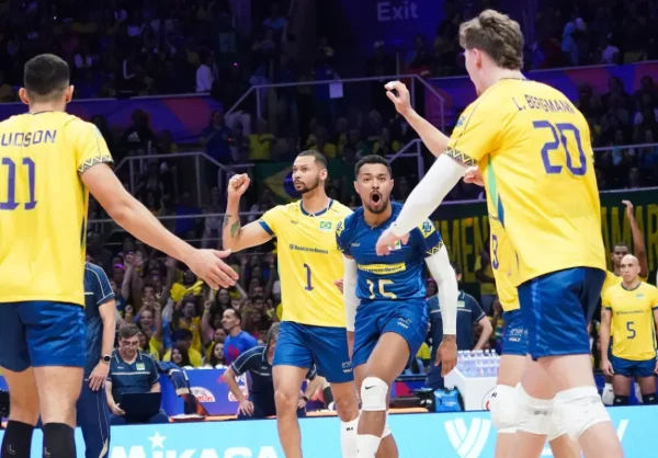 Seleo Brasileira Masculina de Vlei em quadra (foto: Mauricio Val/FV Imagem/CBV)