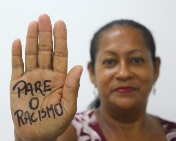 Mulheres concentram 60% de casos de racismo pela internet no Brasil