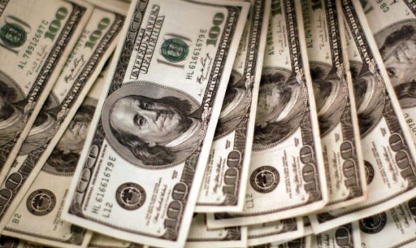 Bolsa recua e dólar sobe a R$ 4,9081 com investidores de olho nos EUA