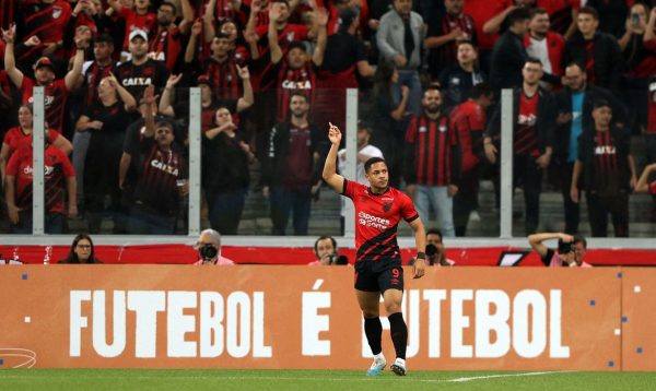 Libertadores: Athletico-PR bate Galo por 2 a 1 em clássico brasileiro - Portal ZUG - Vale do Aço