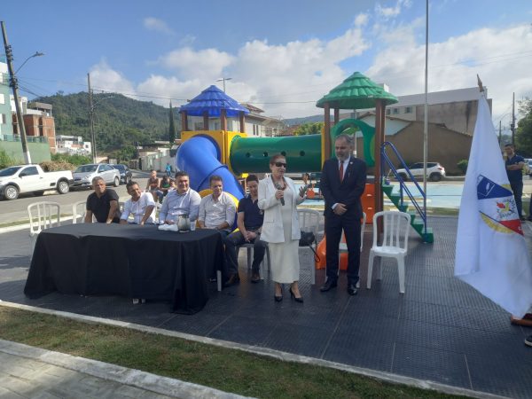 Fabriciano inaugura praça em homenagem a ex-presidente da OAB