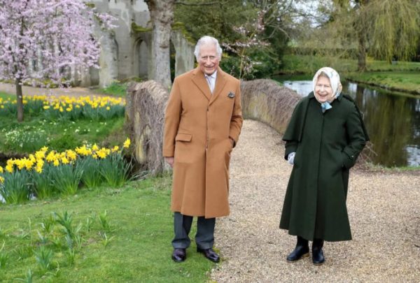 Morte da Rainha Elizabeth II faz um ano e Rei Charles III manda mensagem; confira