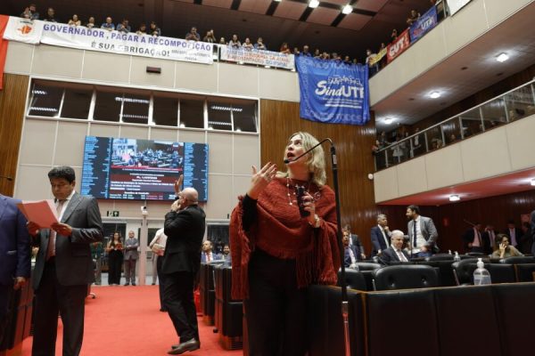 Reajuste para servidores da educação é aprovado em definitivo na Assembleia Legislativa
