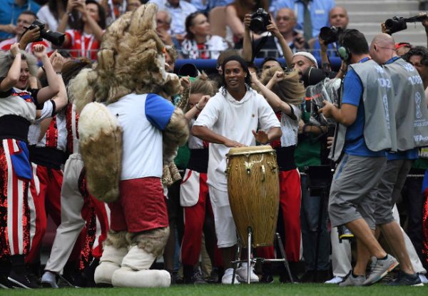 Ronaldinho participou da abertura da Copa do Mundo de 2018, na Rssia (foto: CHRISTOPHE SIMON/AFP)