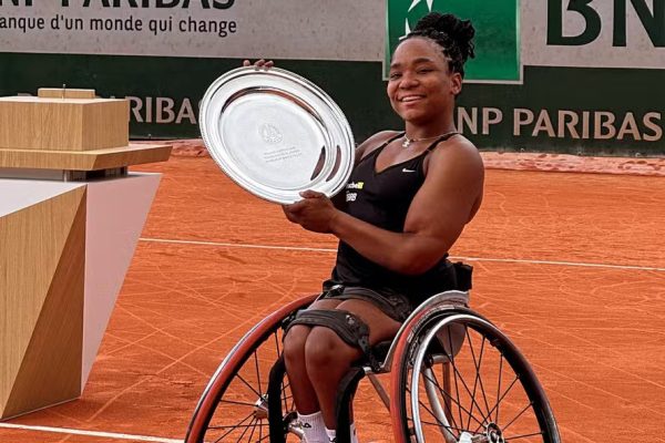 Vitria Miranda comemora ttulo de Roland Garros (foto: Reproduo)