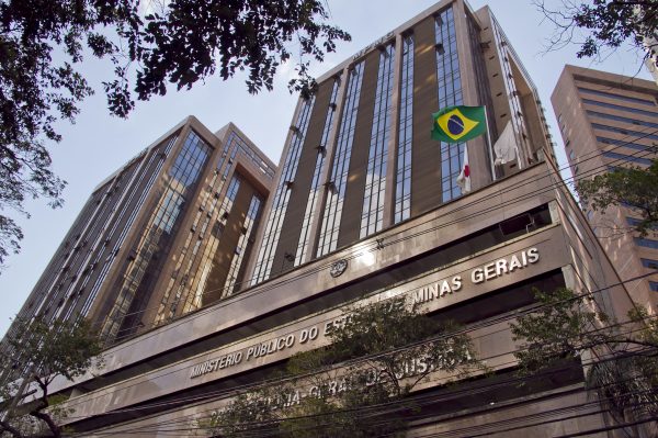 Homem que matou companheira grávida com 40 facadas em Dom Cavati é condenado a 45 anos de prisão | Vales de Minas Gerais