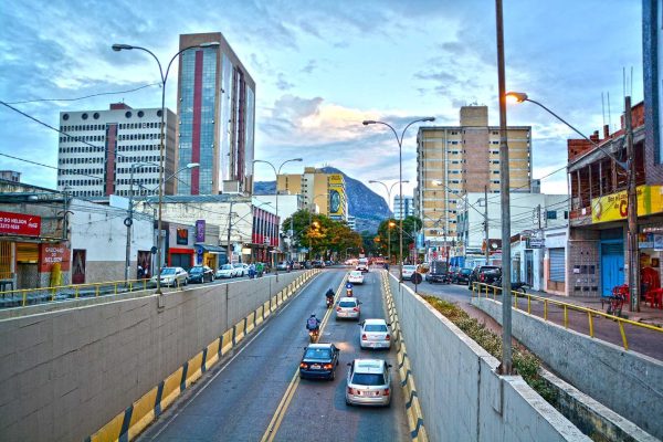 Avenida Minas Gerais terá interdições para evento neste sábado (8) em Governador Valadares