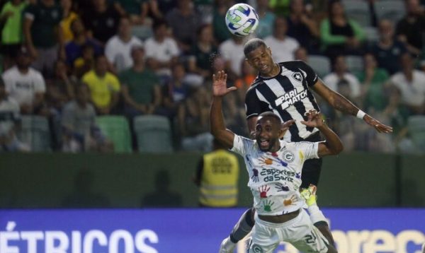 Líder Botafogo tenta retomar caminho das vitórias no Brasileiro