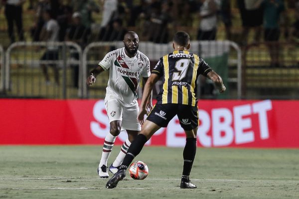 Jogadores das equipes (foto: LUCAS MERON / FLUMINENSE F.C.)