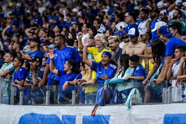 Torcida do Cruzeiro na partida contra o Uberlndia (foto: Gustavo Aleixo/Cruzeiro)