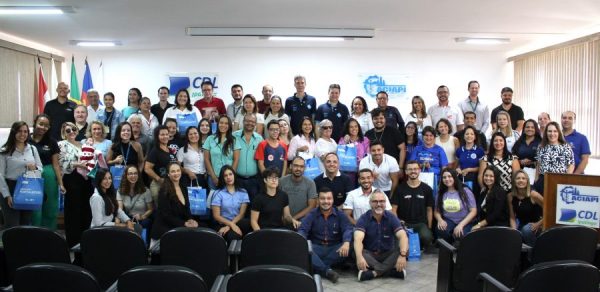 Aciapi, CDL de Ipatinga e Sebrae promovem reunião com expositores da Feiraço para entrega de kits