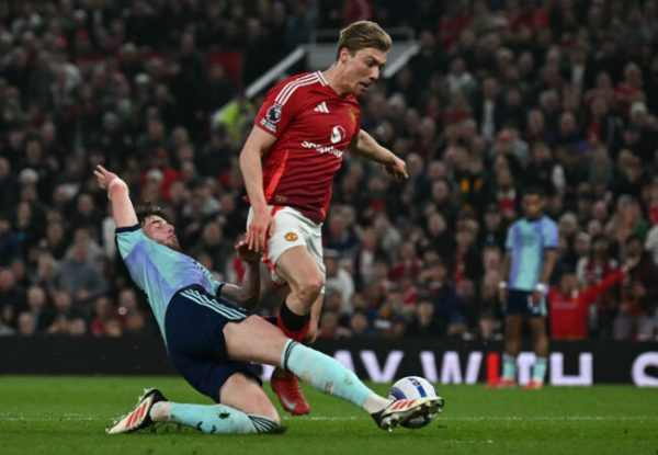 Manchester United e Arsenal ficam no empate no Old Trafford (foto: PAUL ELLIS/AFP)